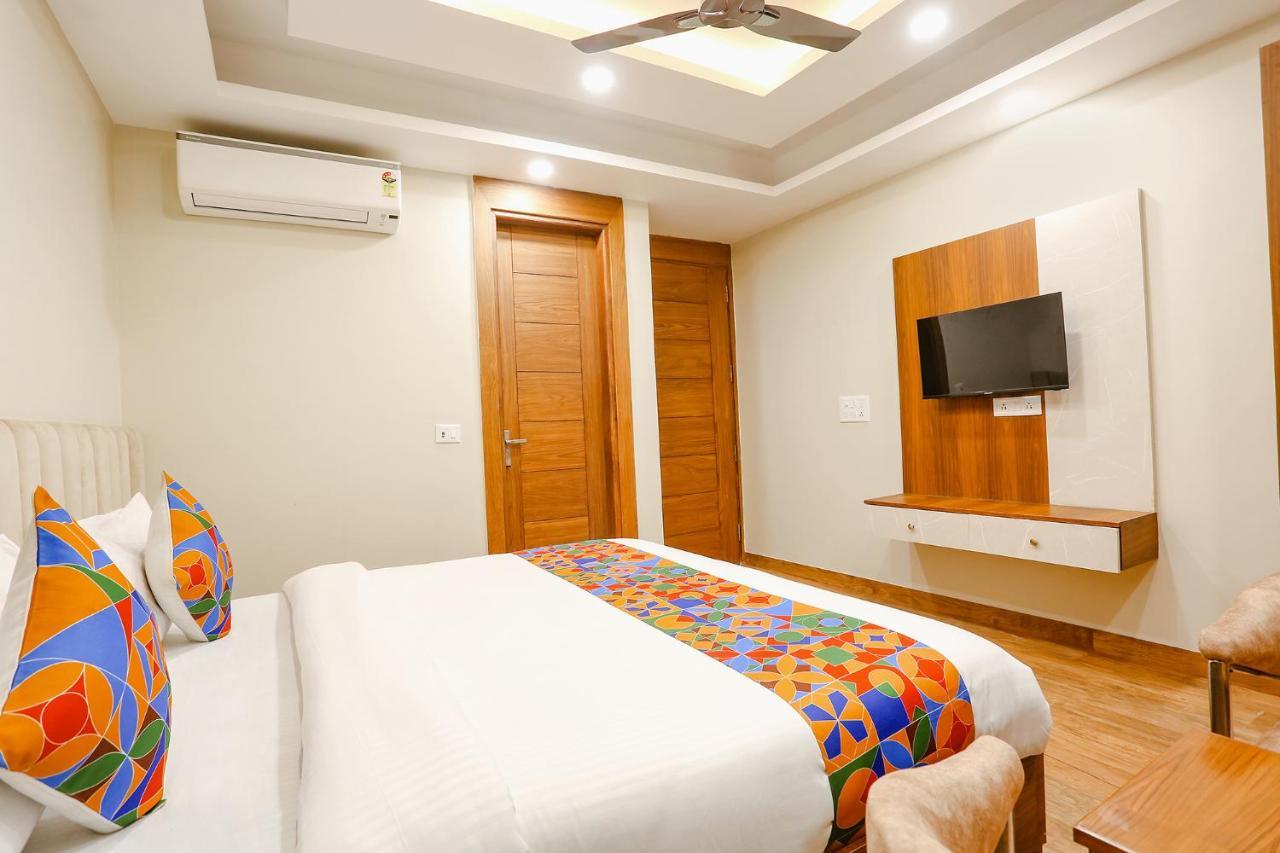 Fabhotel Raahi Retreat Гургаон Экстерьер фото