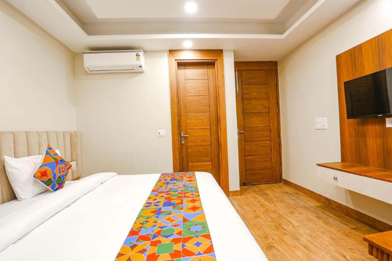 Fabhotel Raahi Retreat Гургаон Экстерьер фото