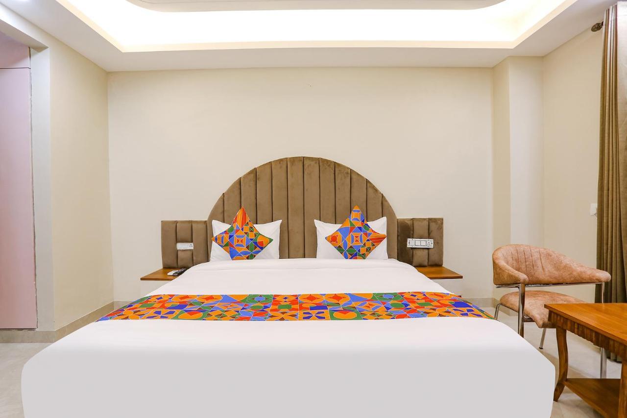 Fabhotel Raahi Retreat Гургаон Экстерьер фото
