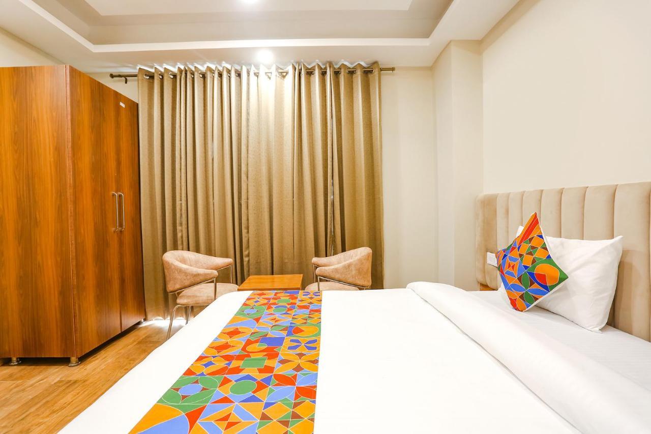 Fabhotel Raahi Retreat Гургаон Экстерьер фото