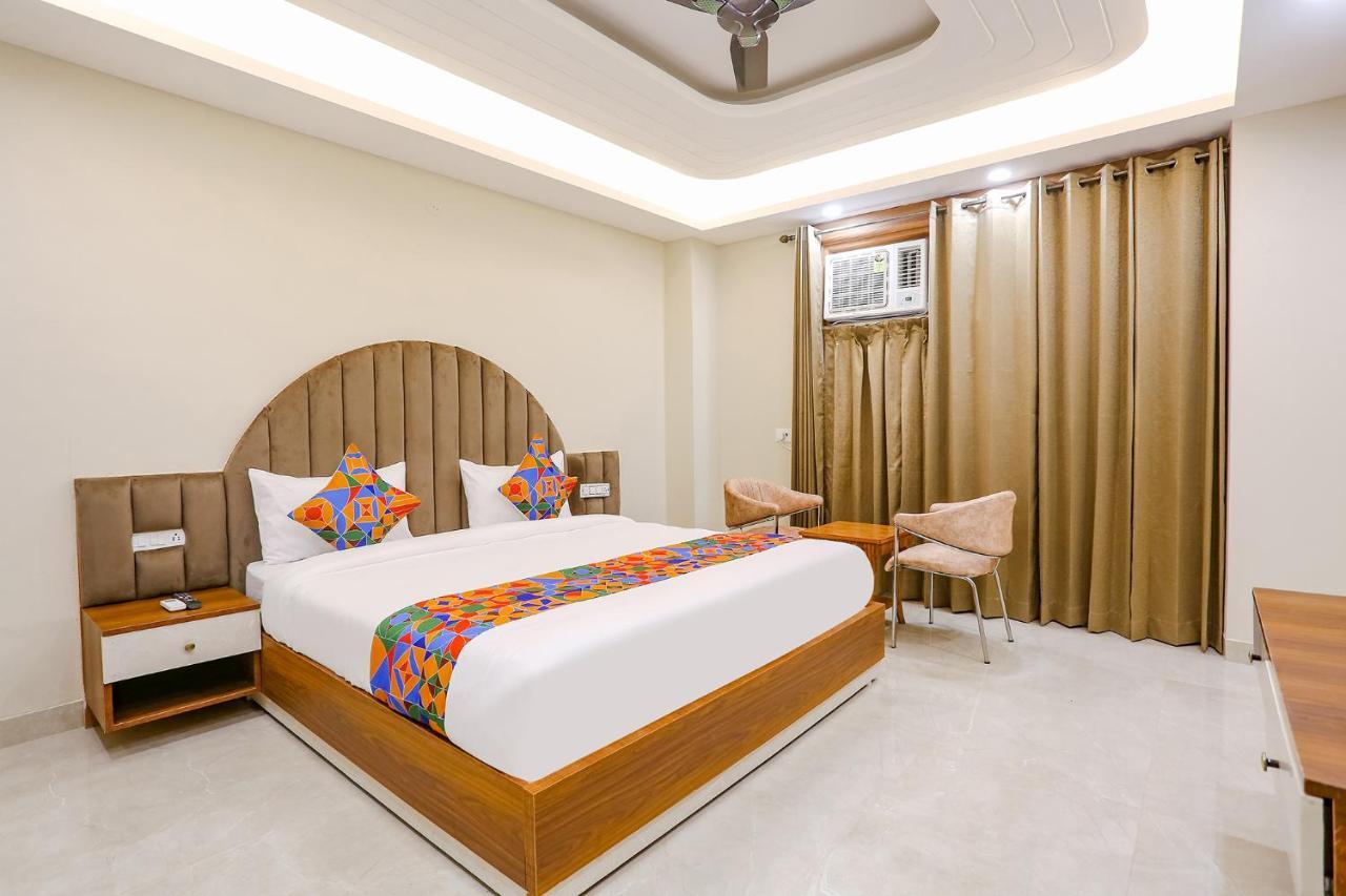 Fabhotel Raahi Retreat Гургаон Экстерьер фото
